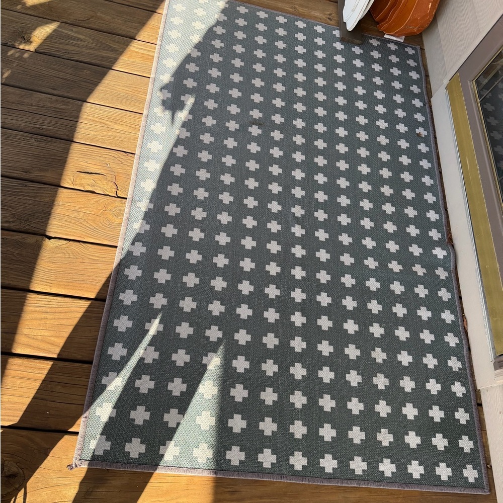 RUGGABLE Outdoor Adde Black RugWashable Rug Cover 3'x5' PREOWNED - Picture 4 of 5